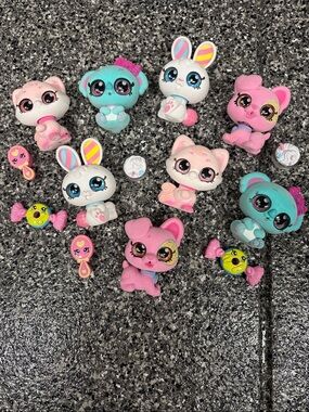 Shopkins Kindi Kids Show 'n' Tell Pets w Shopkin Accessories Lot